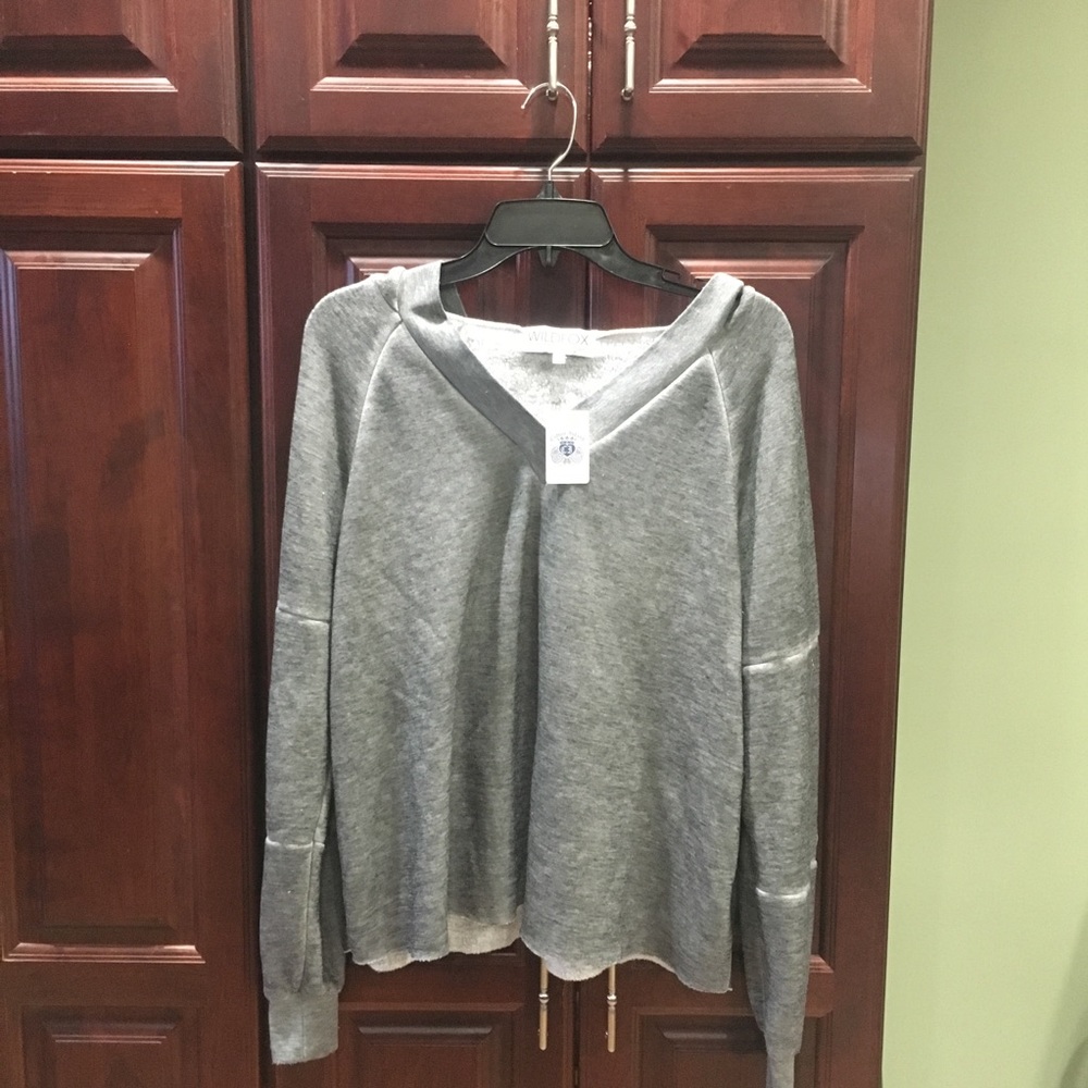 NWT Wildfox Grey Gray Hooded Top Sweater S - Picture 2 of 9